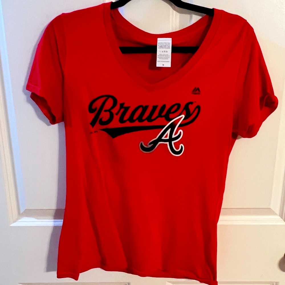 Braves women v-neck red shirt